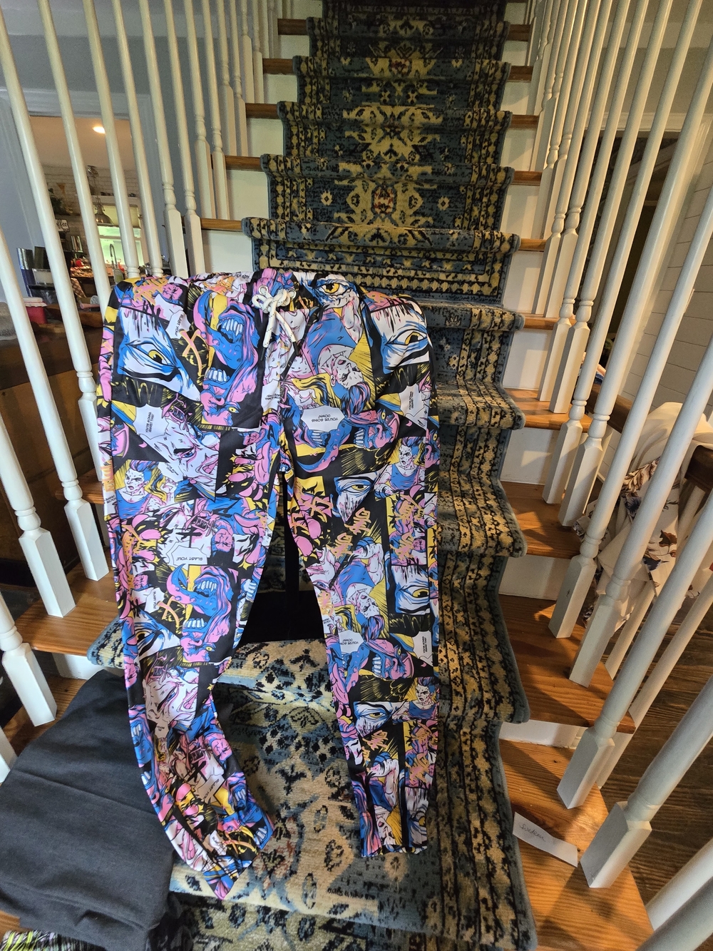 Colorful Graphic Comic-Print Leggings